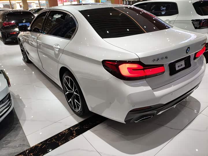 Фото 5 - BMW 5 Series