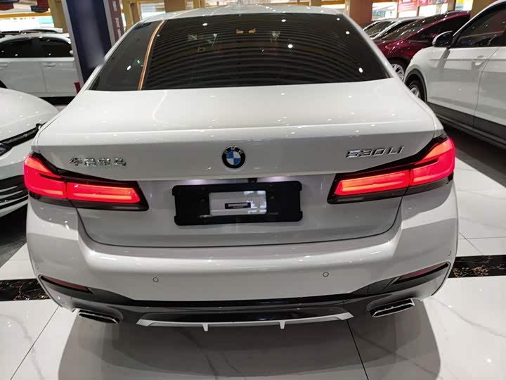 Фото 6 - BMW 5 Series