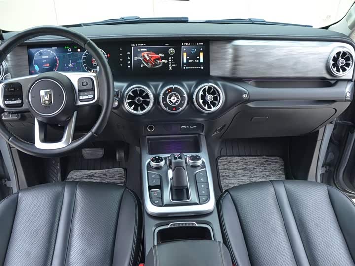 Фото 6 - Tank 300