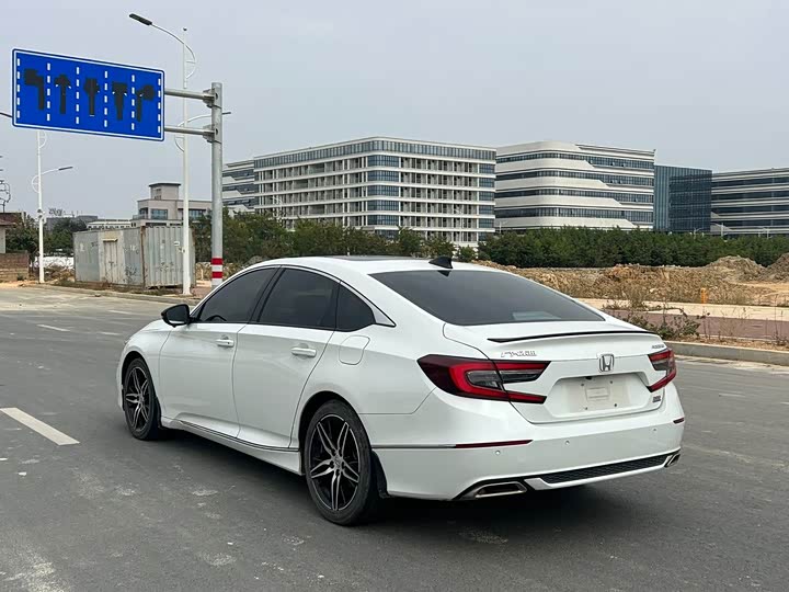 Фото 7 - Honda Accord