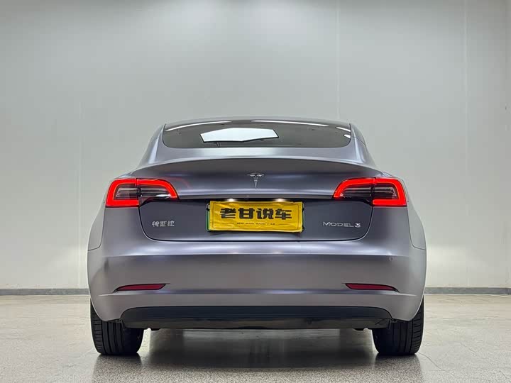 Фото 6 - Tesla Model 3