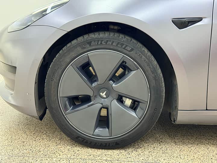 Фото 8 - Tesla Model 3