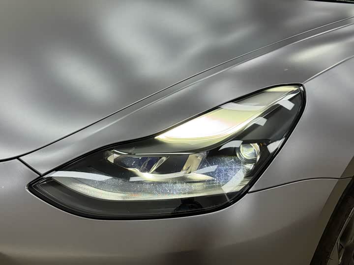 Фото 9 - Tesla Model 3