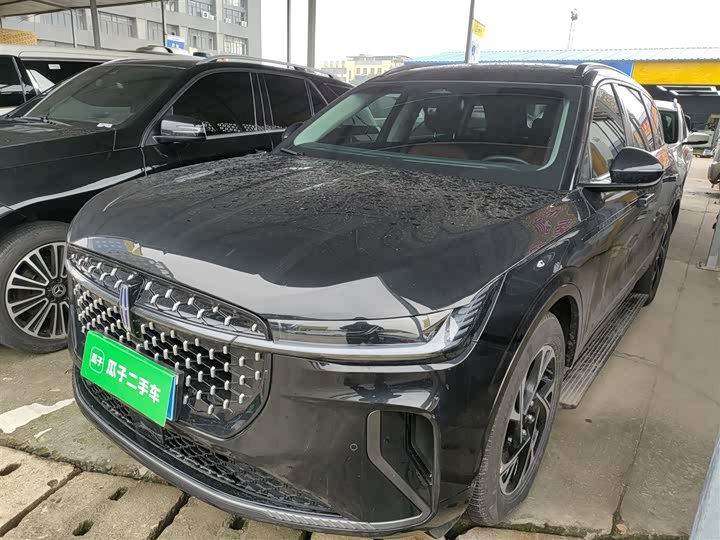 Фото 2 - Lincoln Nautilus