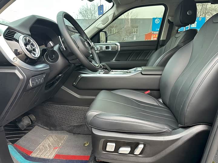 Фото 4 - Tank 400 Hybrid