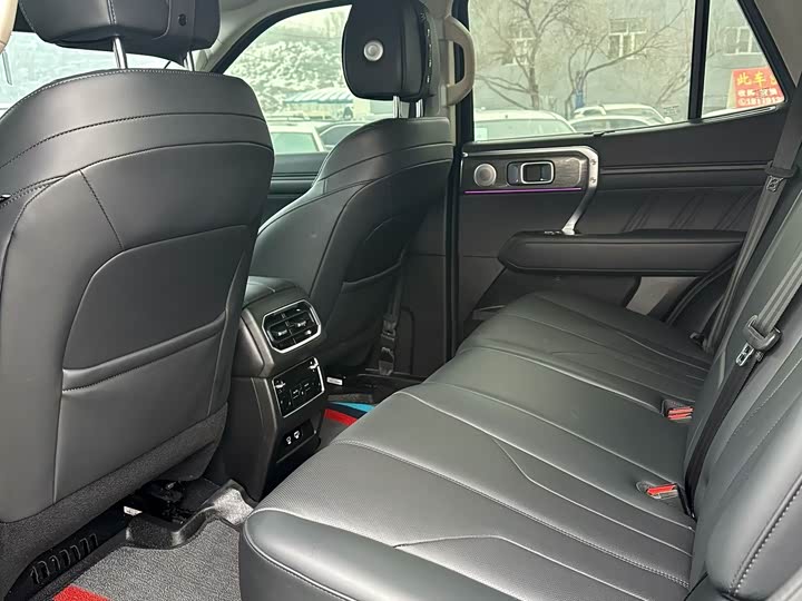 Фото 6 - Tank 400 Hybrid