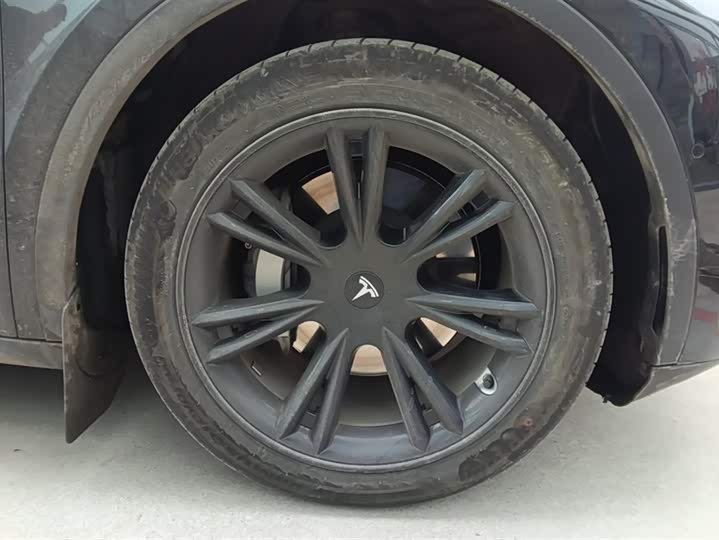 Фото 6 - Tesla Model Y