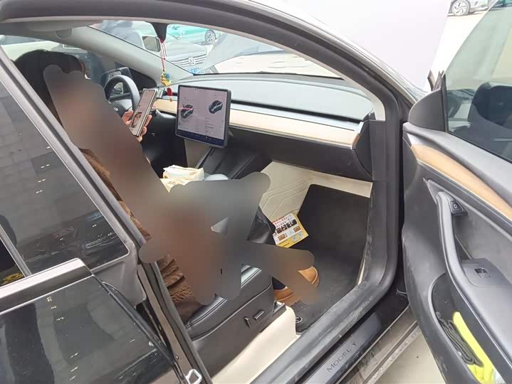 Фото 8 - Tesla Model Y