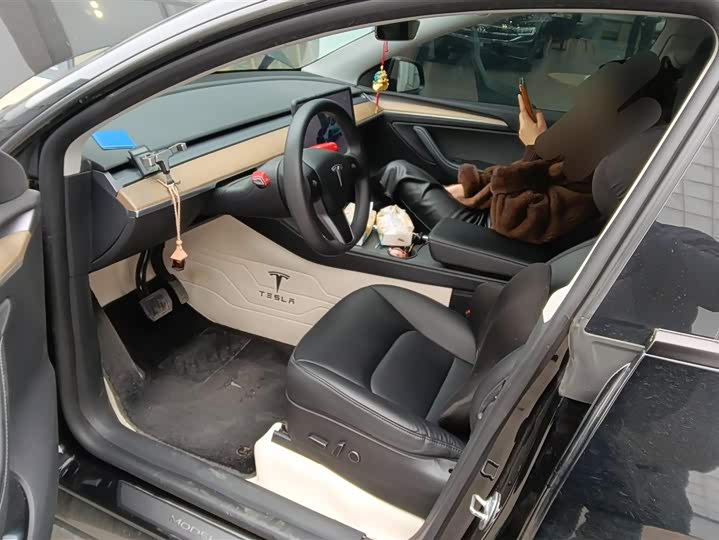 Фото 9 - Tesla Model Y