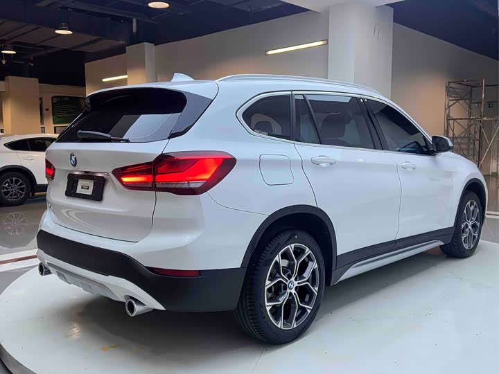 Фото 6 - BMW X1