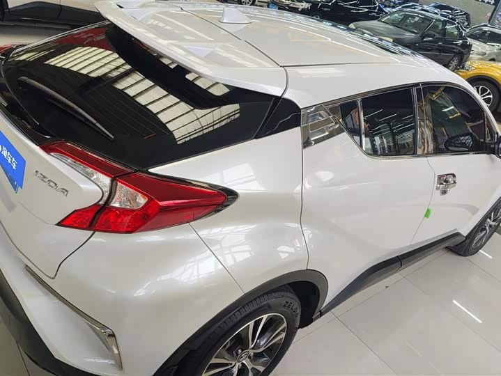 Фото 3 - Toyota Izoa