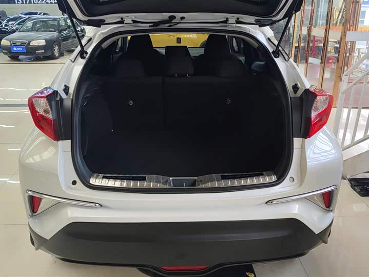 Фото 4 - Toyota Izoa