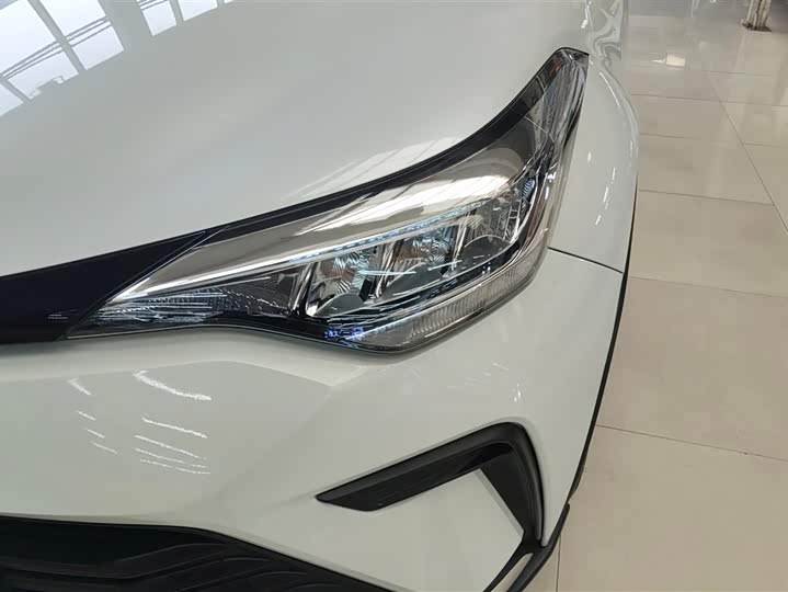 Фото 5 - Toyota Izoa