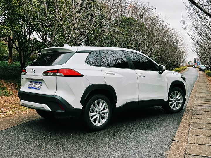 Фото 4 - Toyota Corolla Cross