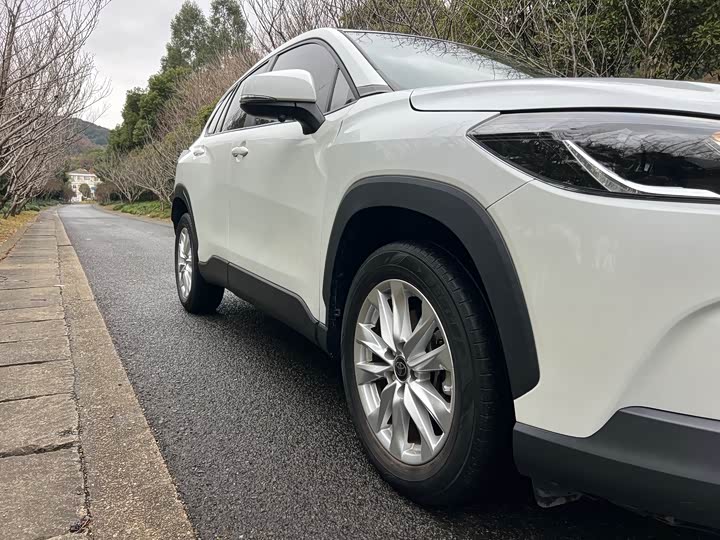 Фото 8 - Toyota Corolla Cross