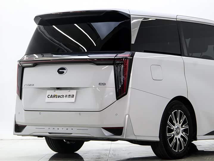 Фото 8 - GAC Trumpchi E9