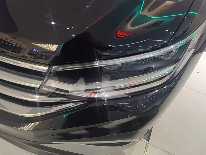 Фото 5 - Volkswagen Tiguan L Pro