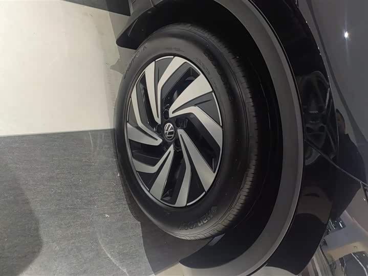 Фото 6 - Volkswagen Tiguan L Pro