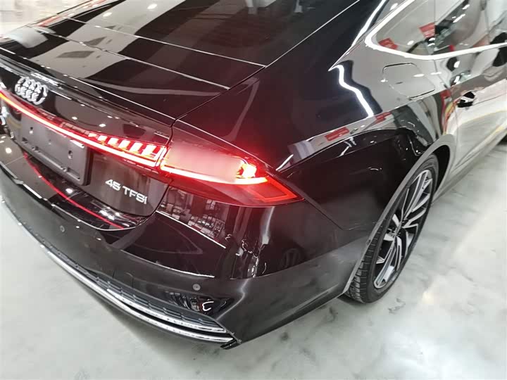 Фото 8 - Audi A7