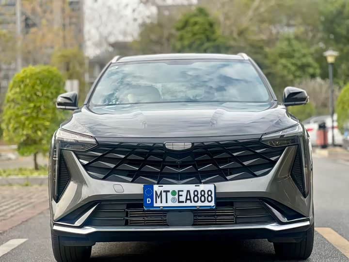 Фото 2 - Geely Atlas