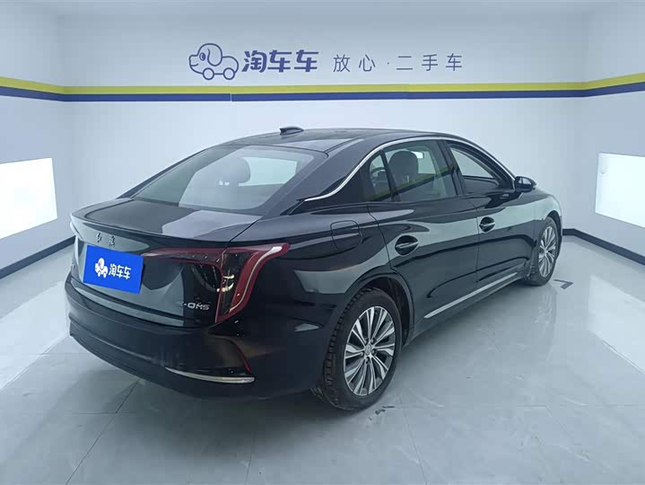 Фото 3 - Hongqi E-QM5