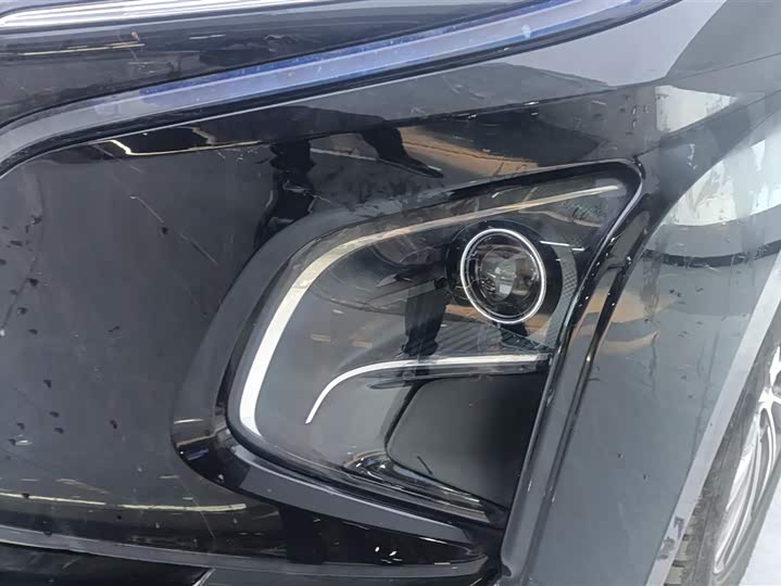 Фото 5 - Hongqi E-QM5