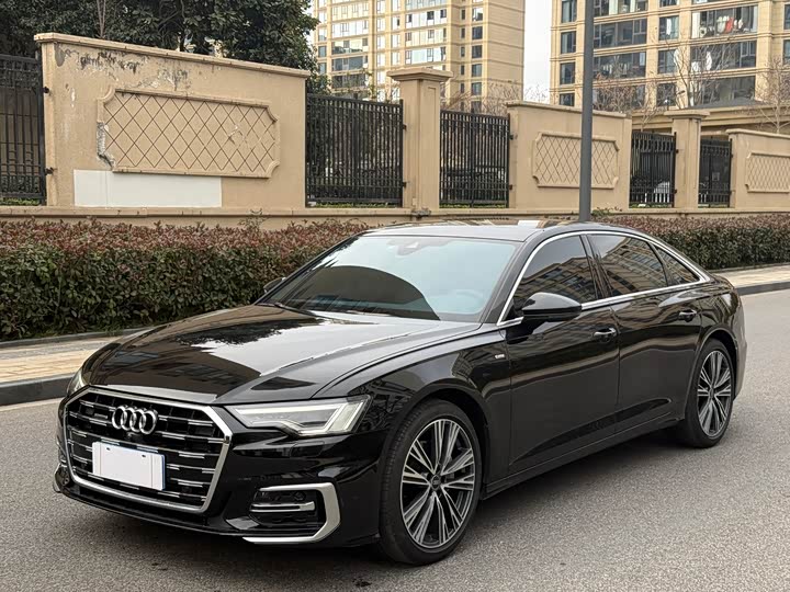 Фото 1 - Audi A6L