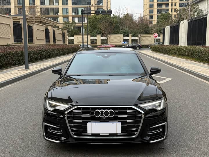 Фото 2 - Audi A6L