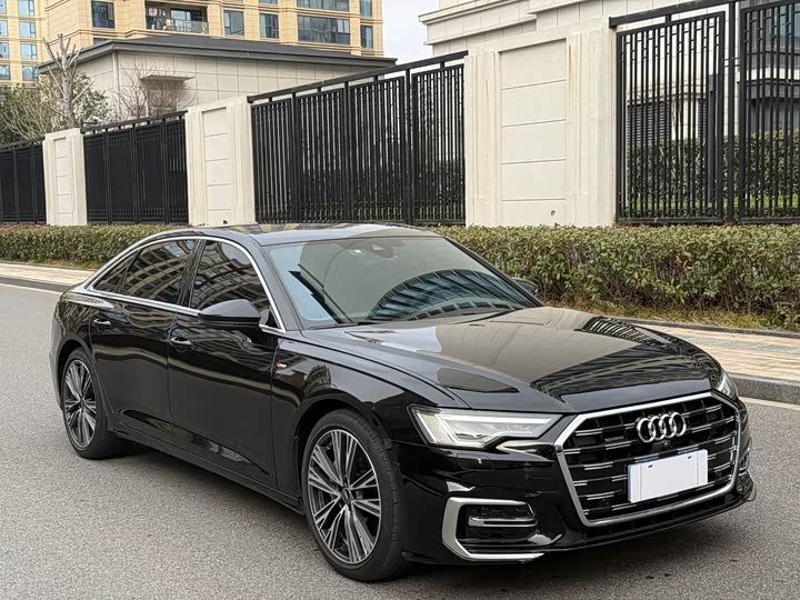 Фото 3 - Audi A6L