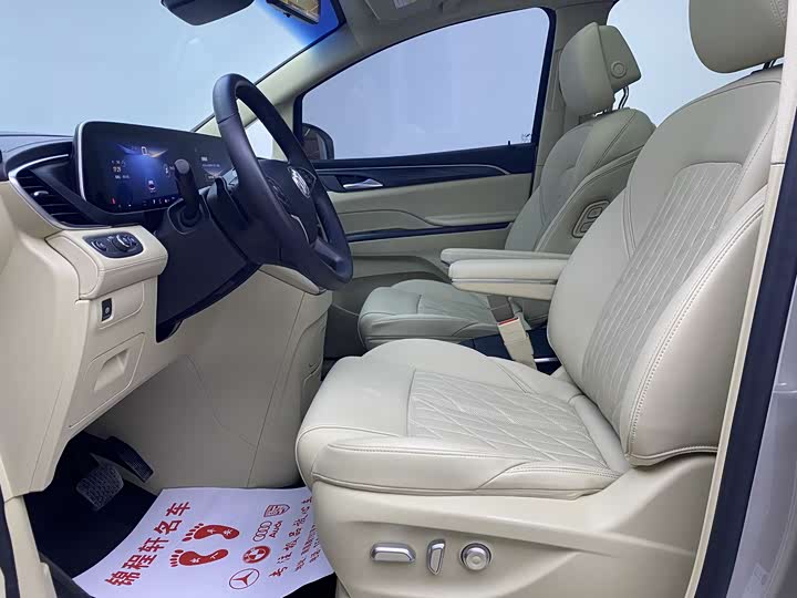 Фото 7 - Buick GL8 ES