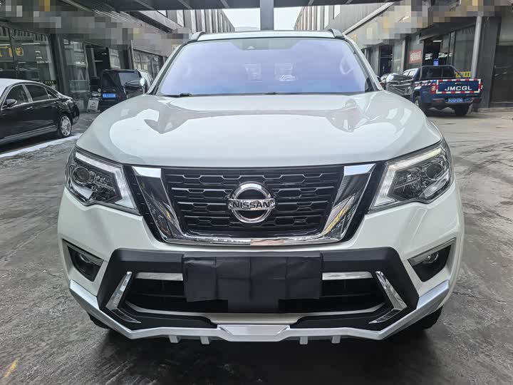 Фото 2 - Nissan Terra