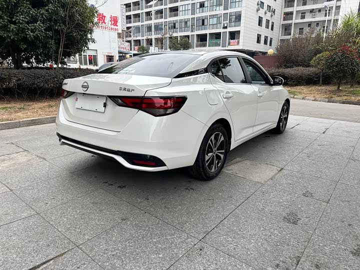 Фото 9 - Nissan Sylphy