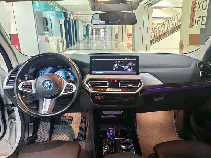 Фото 6 - BMW iX3