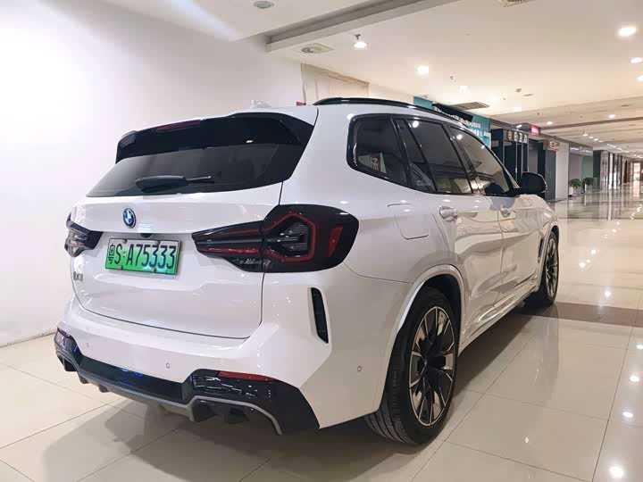 Фото 8 - BMW iX3