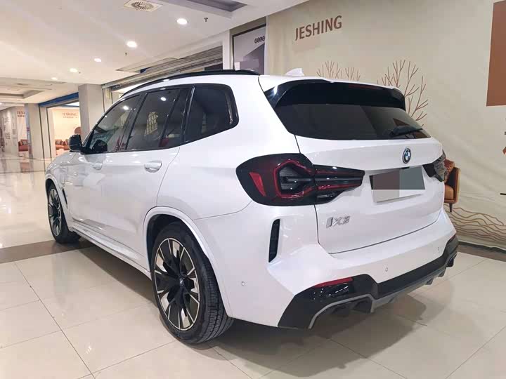 Фото 9 - BMW iX3