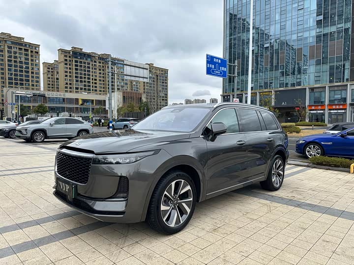 Фото 1 - LiXiang One