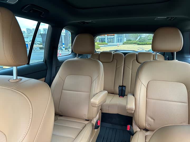 Фото 8 - LiXiang One