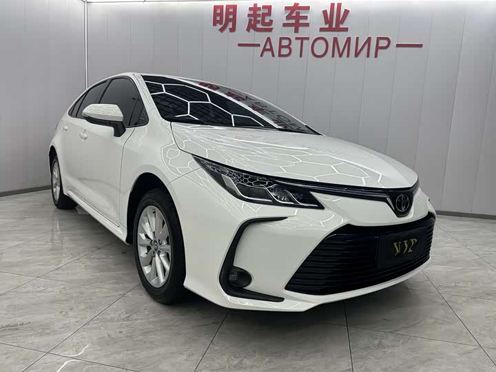 Фото 2 - Toyota Corolla