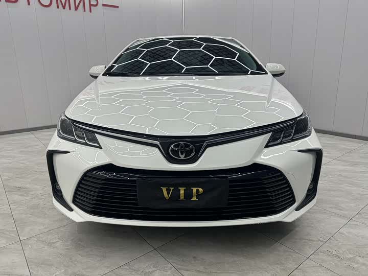 Фото 3 - Toyota Corolla