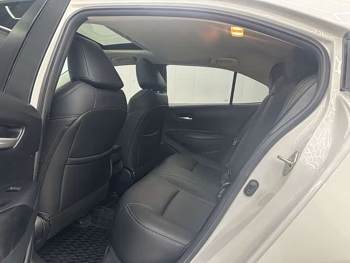 Фото 5 - Toyota Corolla