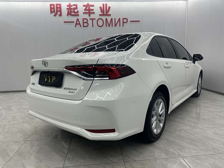 Фото 7 - Toyota Corolla