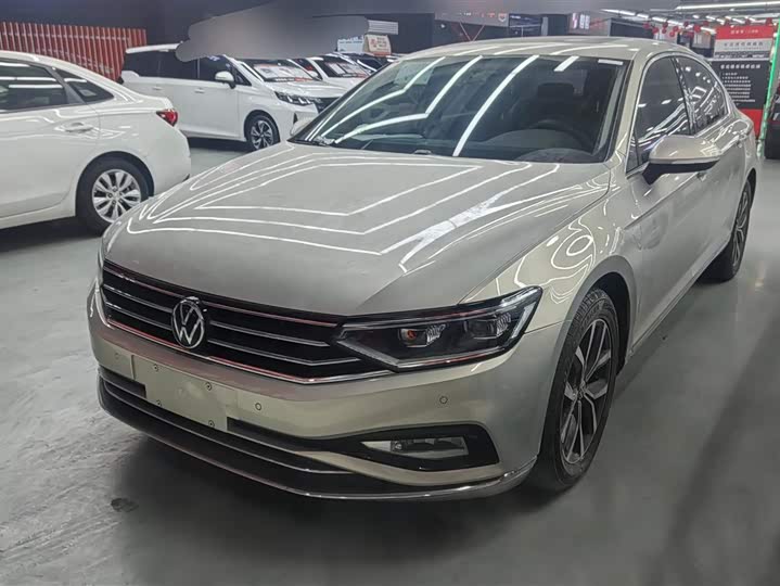 Фото 1 - Volkswagen Magotan