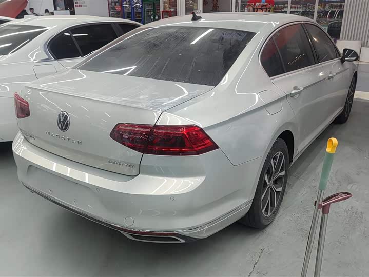 Фото 3 - Volkswagen Magotan