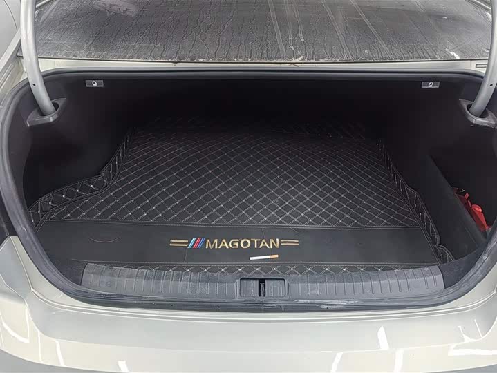 Фото 4 - Volkswagen Magotan