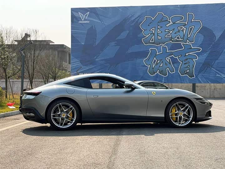 Фото 5 - Ferrari Roma