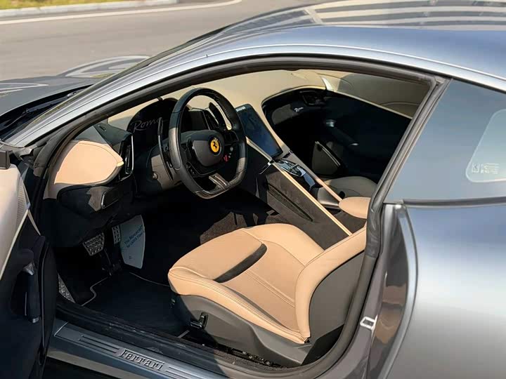 Фото 7 - Ferrari Roma