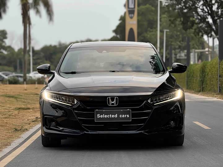 Фото 2 - Honda Accord