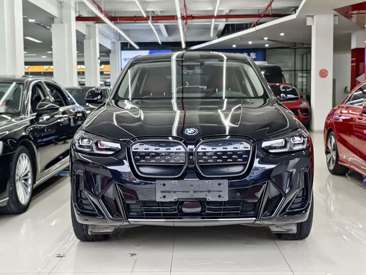 Фото 2 - BMW iX3