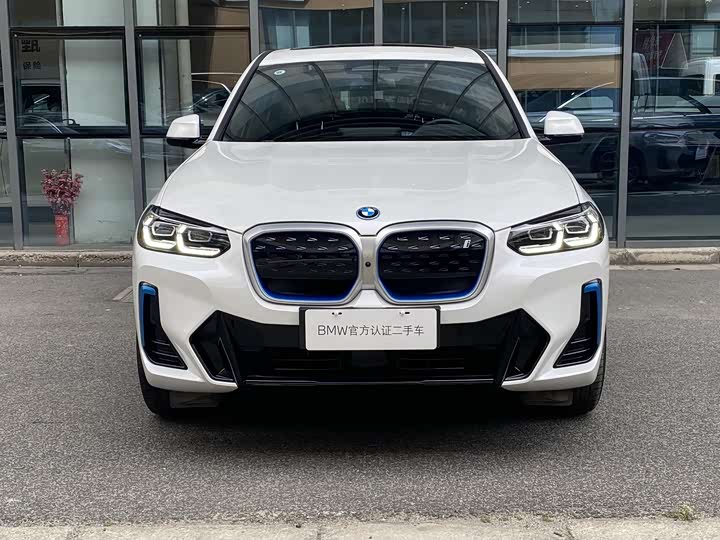 Фото 2 - BMW iX3