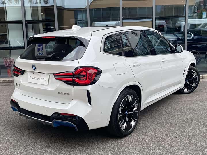 Фото 4 - BMW iX3